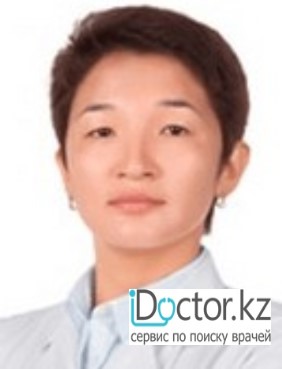 шұлықтағы әдемі жалаңаш бөкселер