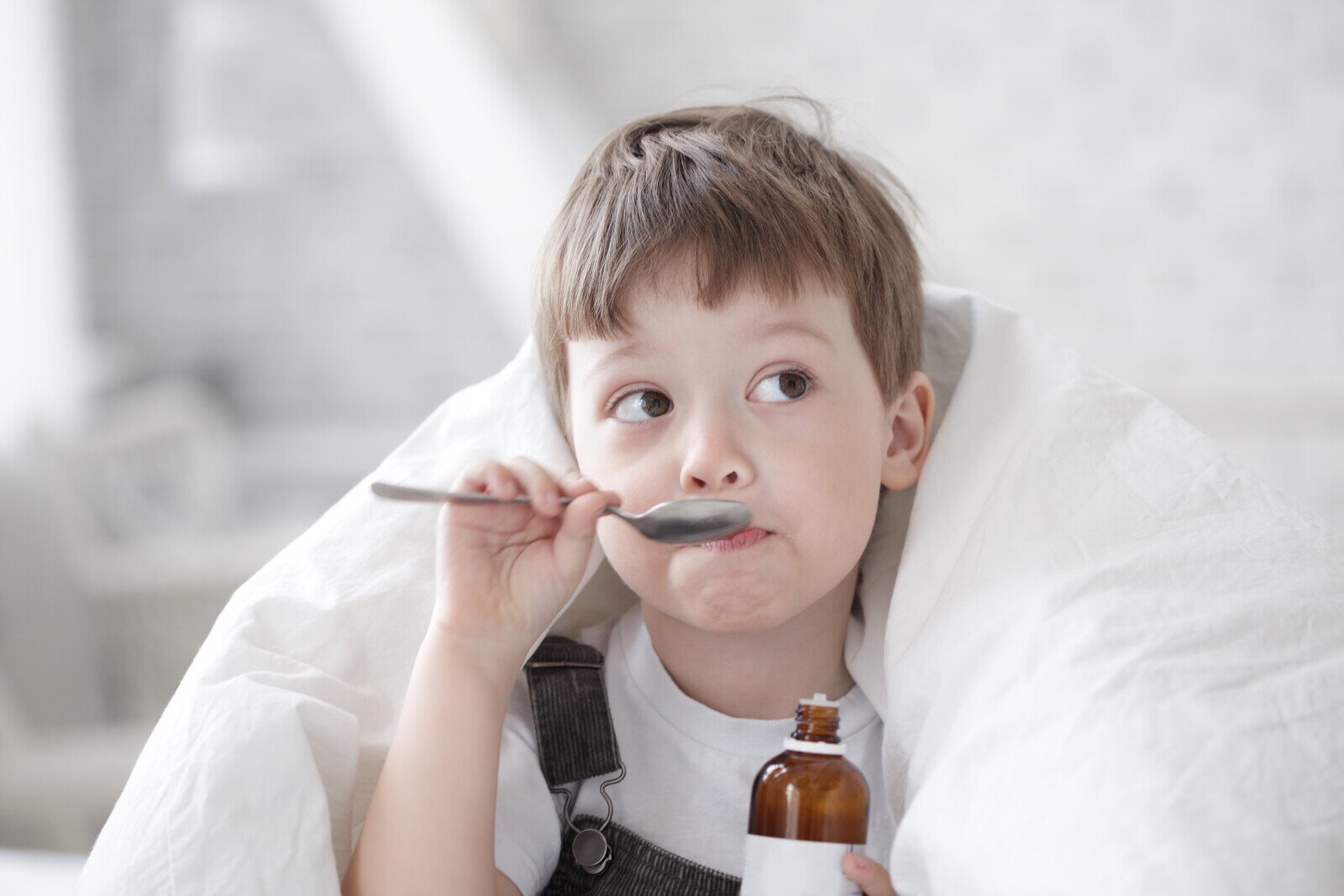 Как правильно лечить кашель у детей?